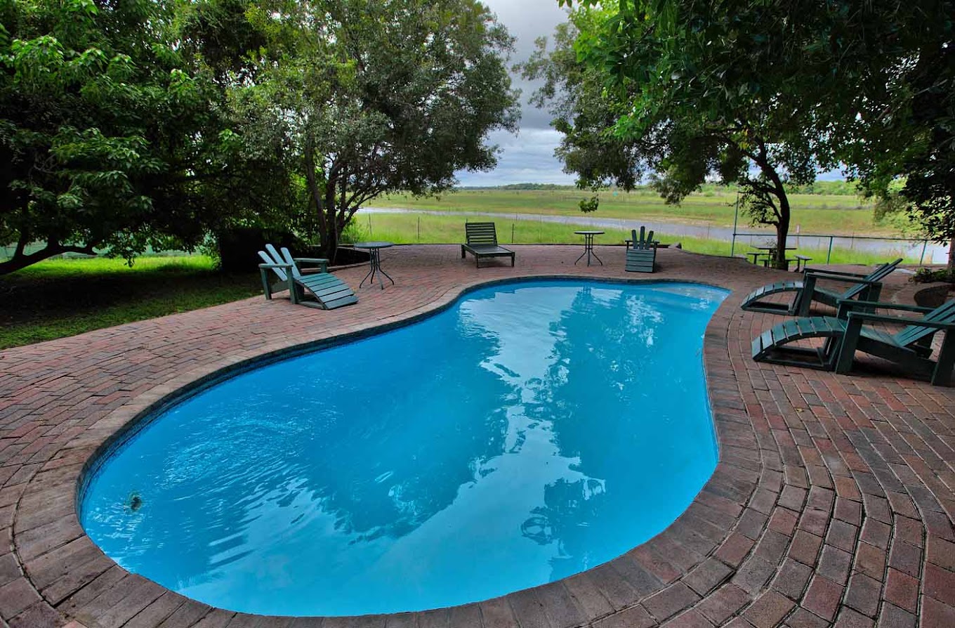 Island Safari Lodge-1